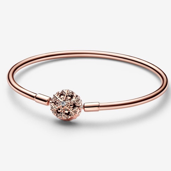 NIB Pandora Moments Sparkling Snowflake Clasp Bangle Japan Card Captor Sakura - Picture 12 of 16